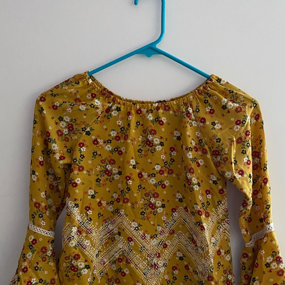 Clothes girls good in condition